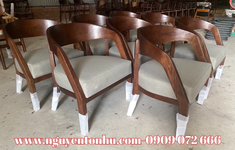 Gợi ý một số bộ bàn ghế gỗ phòng thờ đẹp với giá ưu đãi tại xưởng