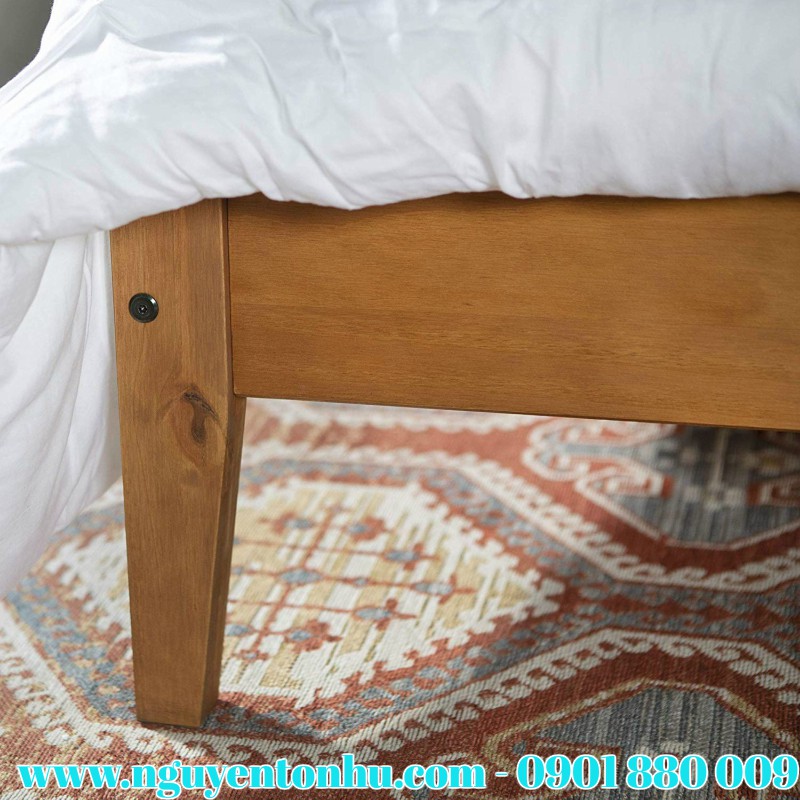 giường ngủ chất liệu gỗ thông